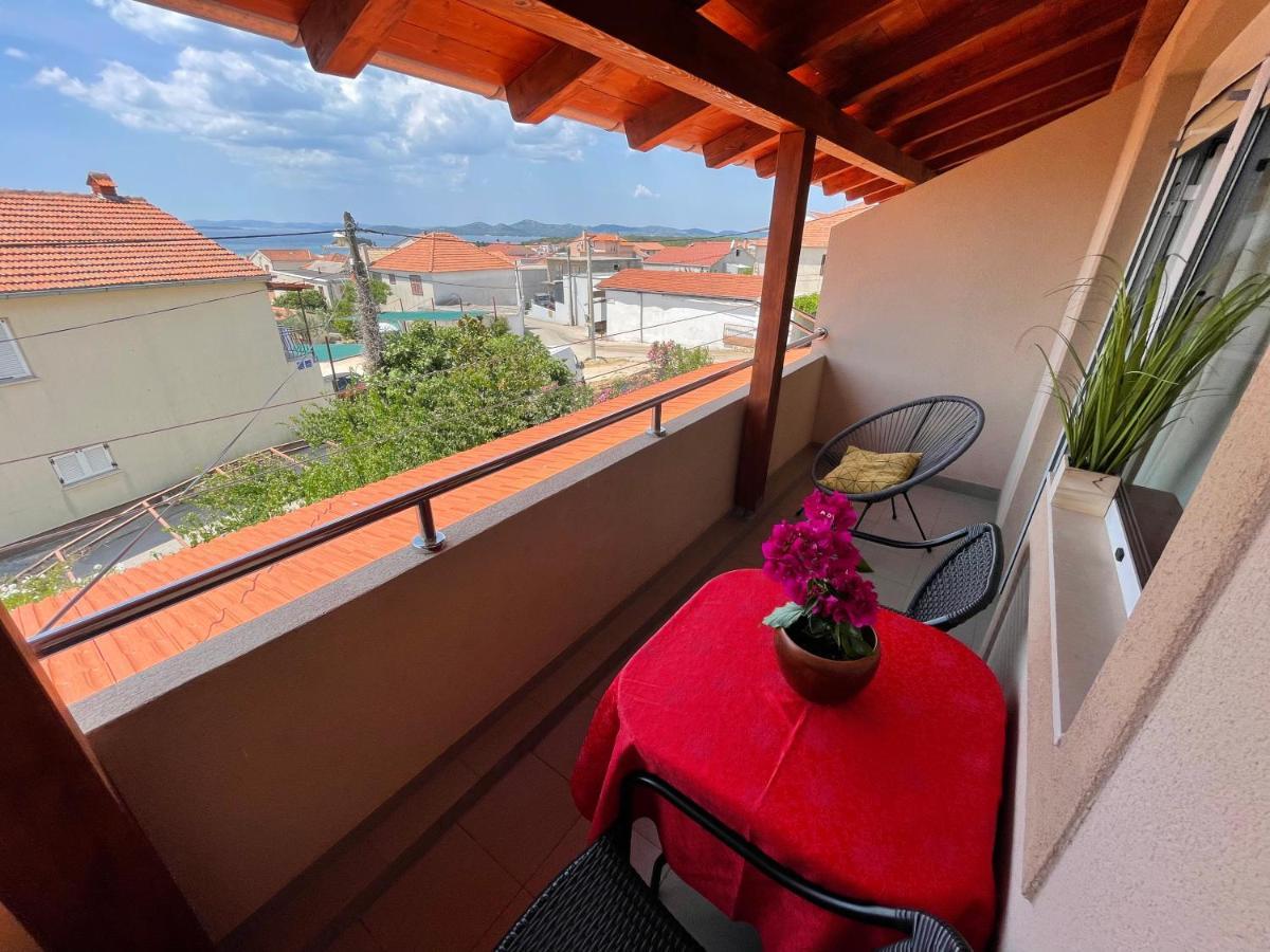 Apartments Iva باكوشتاني المظهر الخارجي الصورة