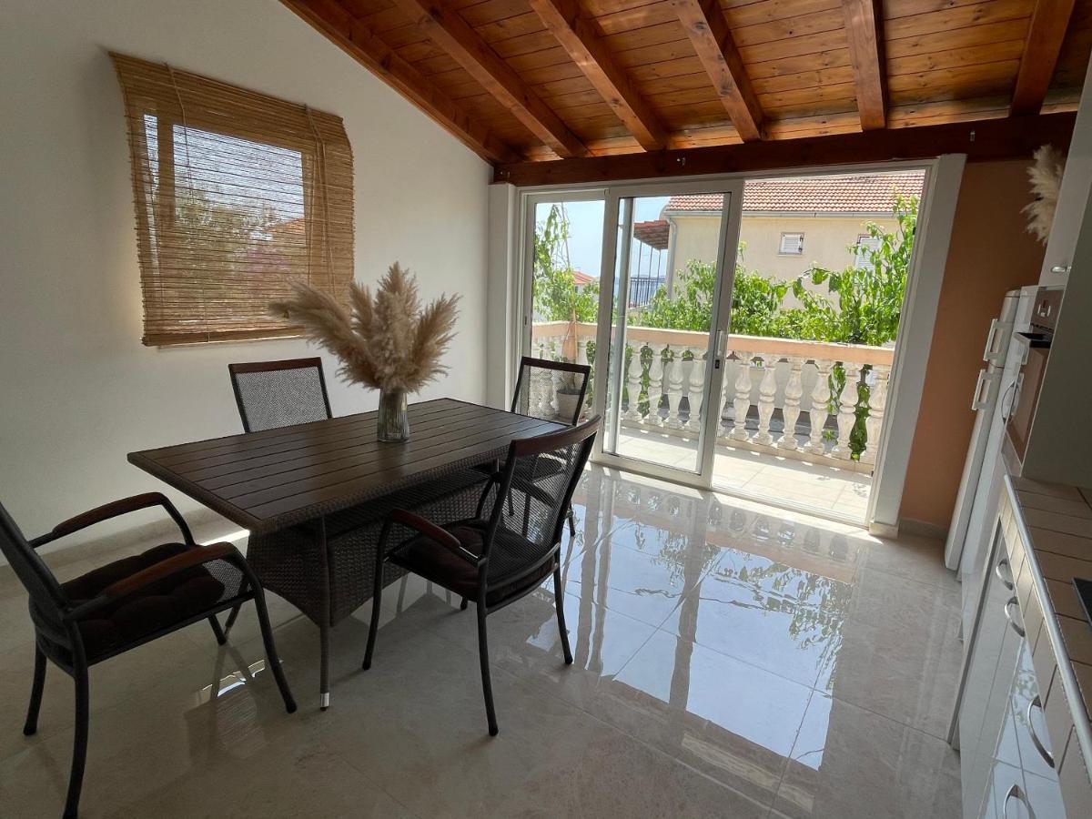 Apartments Iva باكوشتاني المظهر الخارجي الصورة