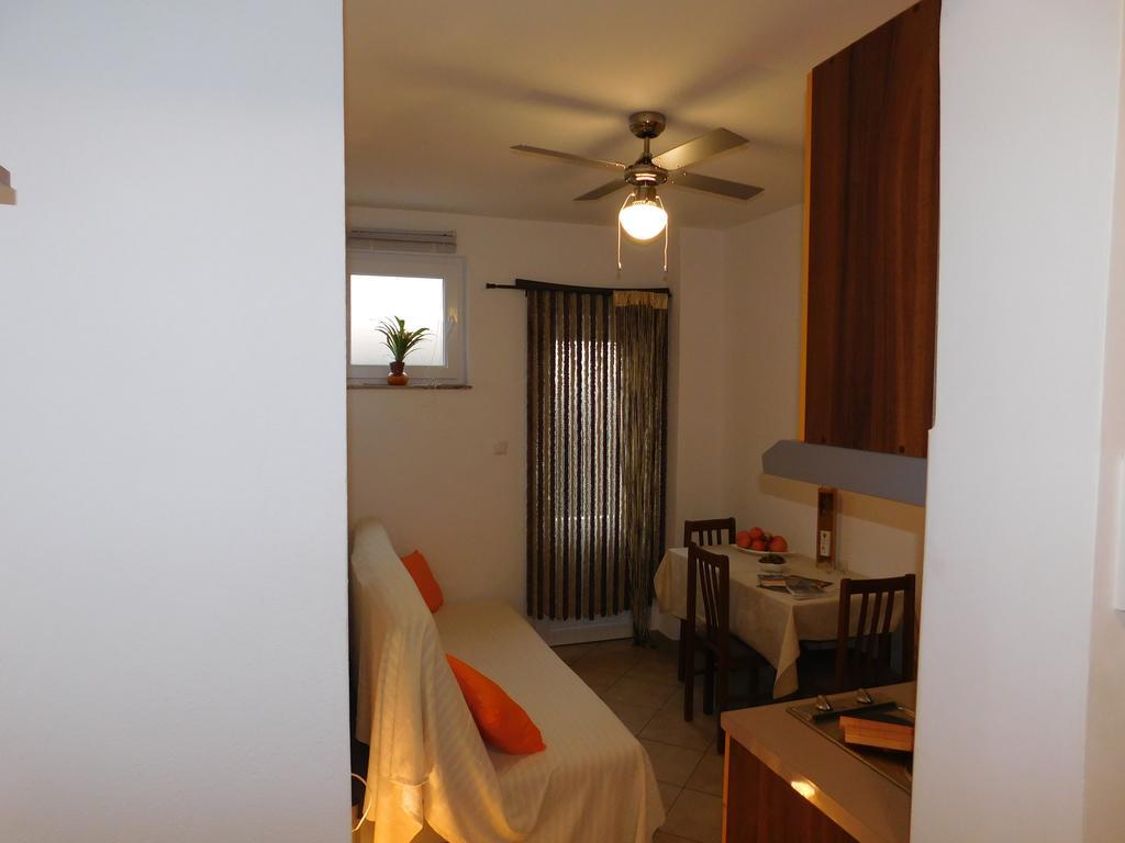 Apartments Iva باكوشتاني المظهر الخارجي الصورة